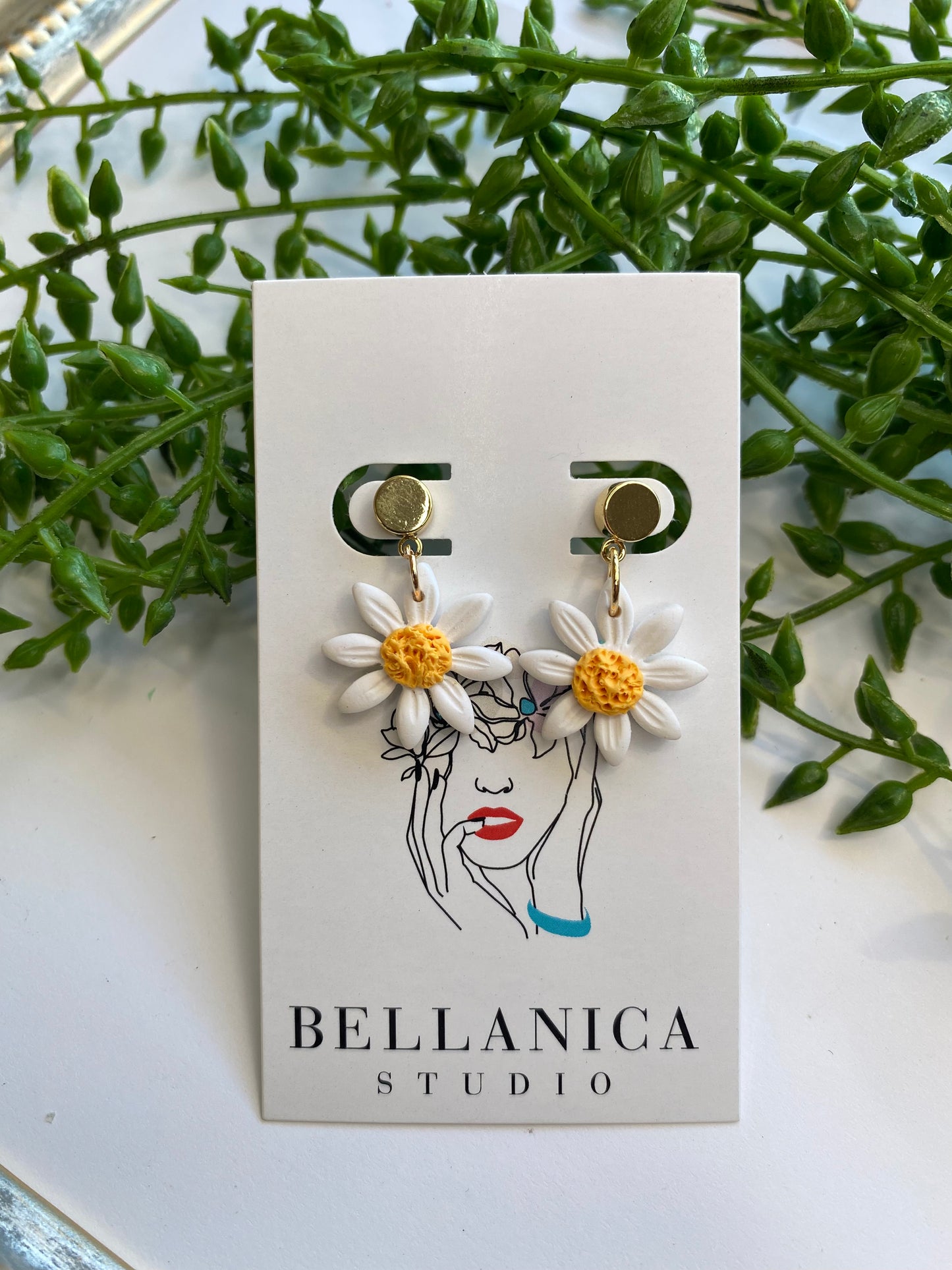 Single Daisy Dangle